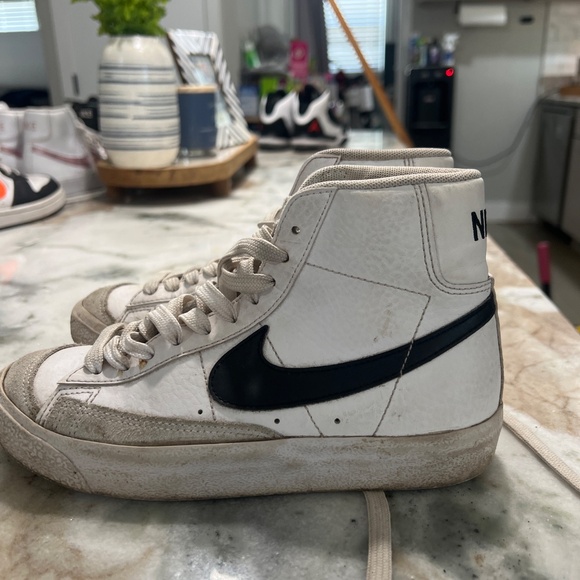 Nike blazers - Picture 2 of 3